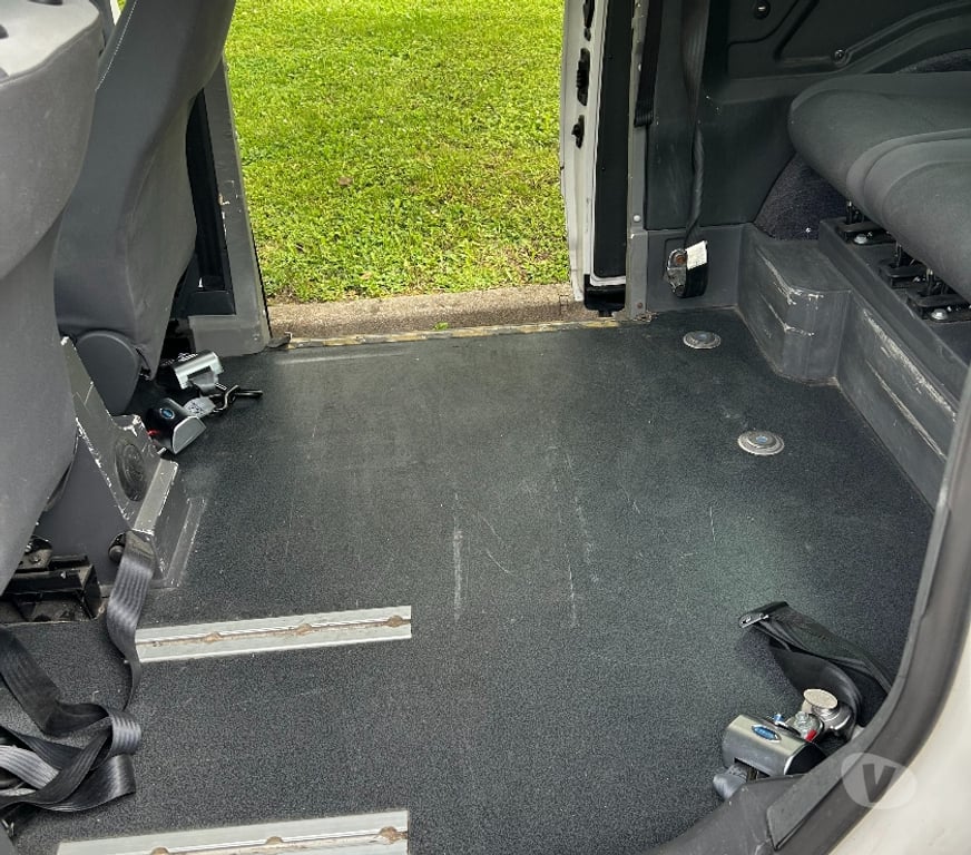 Voiture d'occasion Haute-Savoie Poisy - 74330 - Photos Vivastreet VW Maxi Caddy 2.0 TDI Trendline TPMR pour fauteuil roulant