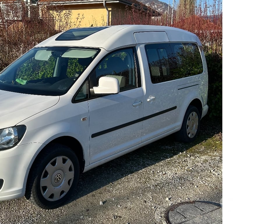 Voiture d'occasion Haute-Savoie Poisy - 74330 - Photos Vivastreet VW Maxi Caddy 2.0 TDI Trendline TPMR pour fauteuil roulant