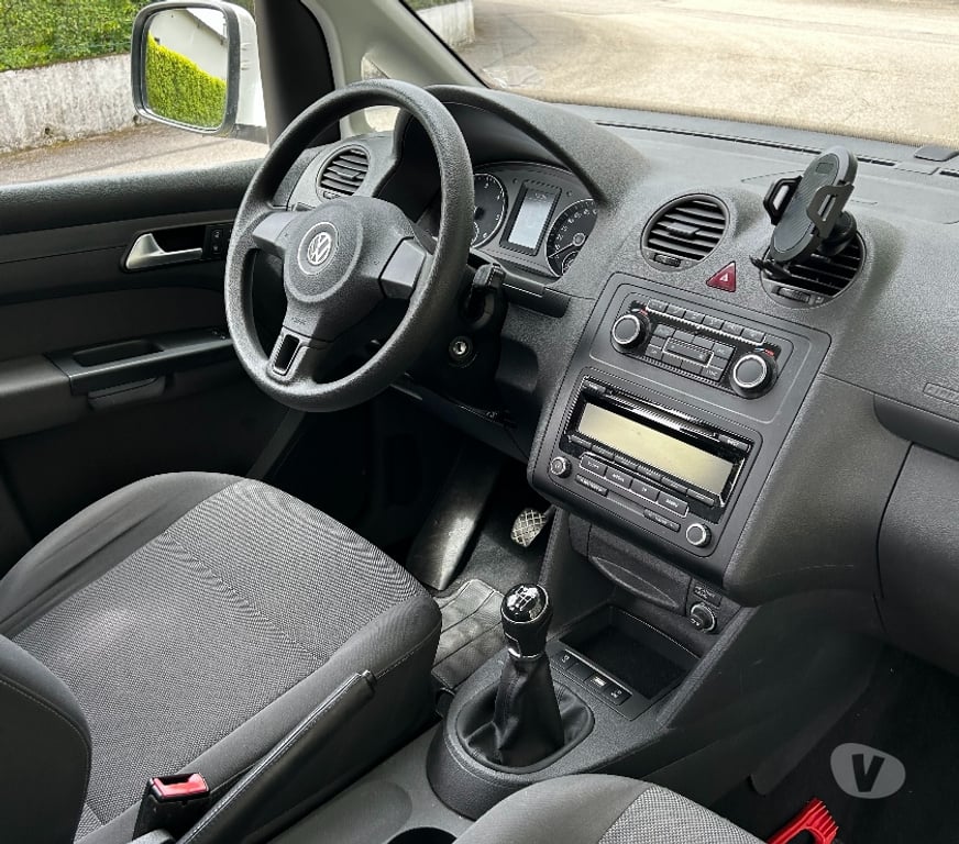 Voiture d'occasion Haute-Savoie Poisy - 74330 - Photos Vivastreet VW Maxi Caddy 2.0 TDI Trendline TPMR pour fauteuil roulant