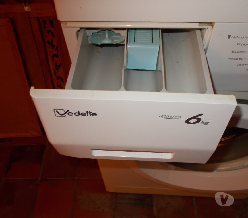 Electroménager occasion Indre-et-Loire Neuilly le Brignon - 37160 - Photos Vivastreet LAVE LINGE VEDETTE 6KG HOBLOT PEUT SERVI