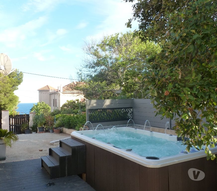 location saisonniere Var St Raphael - 83700 - Photos Vivastreet Villa Saphir - Suites parentales - jacuzzi 8 places