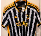 🟨 Maillot Juventus – Neuf, jamais porté (Taille L)