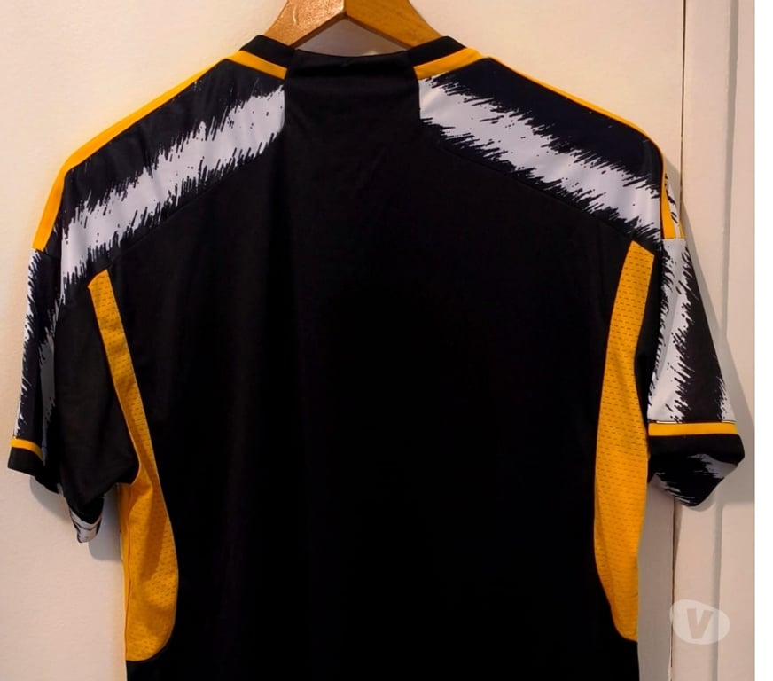 Matériel de sport Val-d'Oise Deuil la Barre - 95170 - Photos Vivastreet 🟨 Maillot Juventus – Neuf, jamais porté (Taille L)