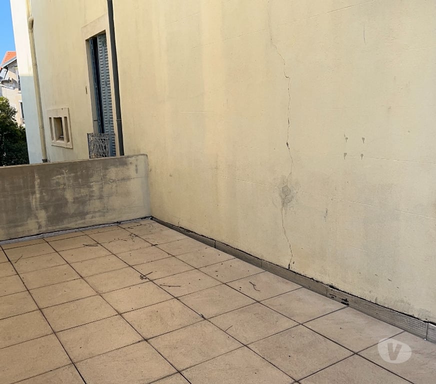 Appartements à vendre Gard Nimes - Photos Vivastreet NIMES Appartement P2 avec Terrasse 25 m²