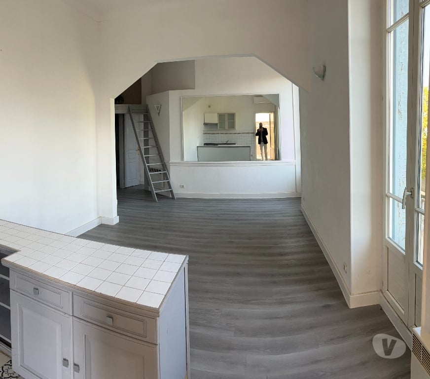 Appartements à vendre Gard Nimes - Photos Vivastreet NIMES Appartement P2 avec Terrasse 25 m²