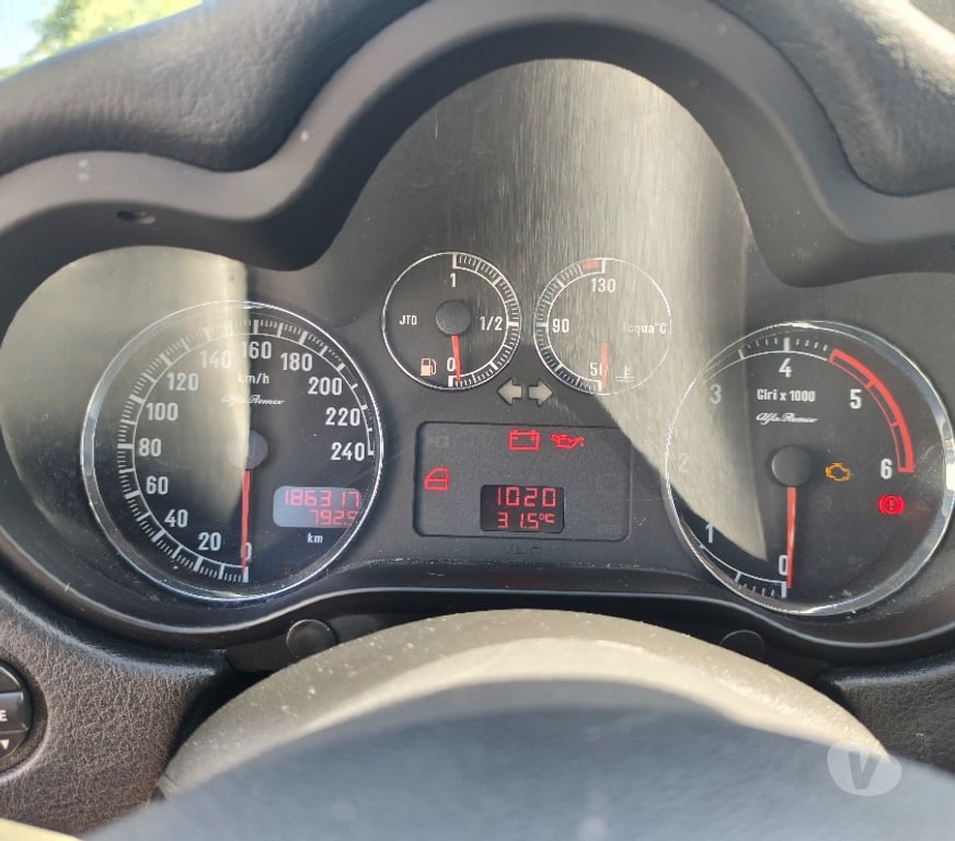 Voiture d'occasion Haute-Marne St Dizier - 52100 - Photos Vivastreet Alfa Roméo 147 1.9 JTD 115ch Diesel