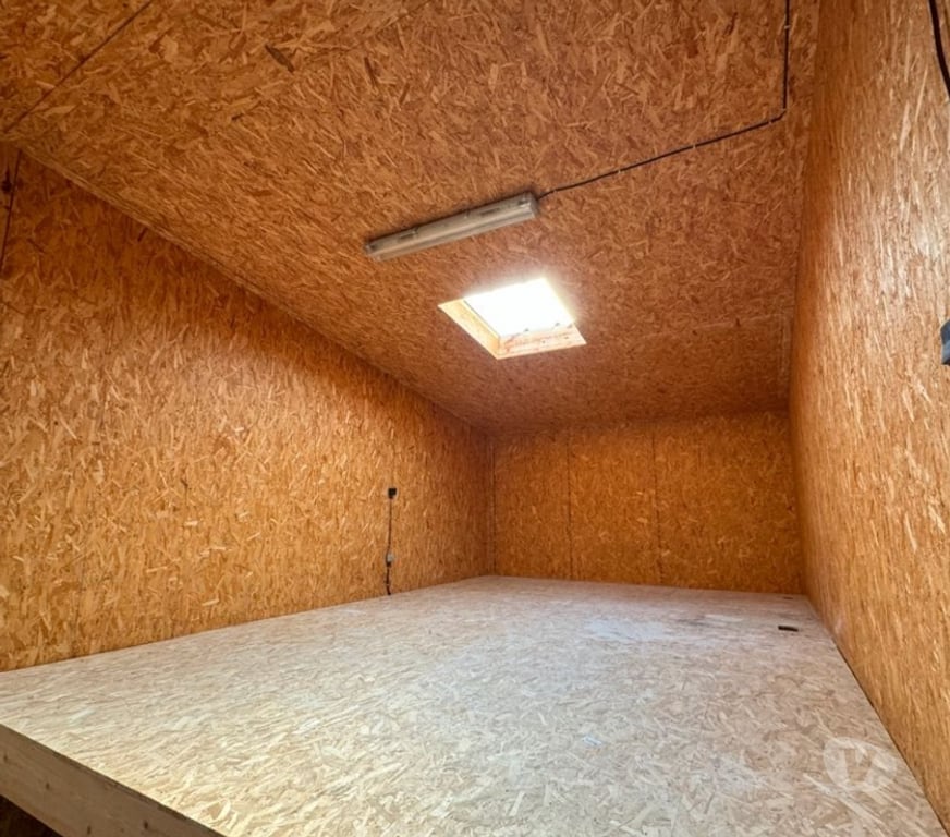 bureaux locaux Drôme Montmeyran - 26120 - Photos Vivastreet Atelier 75 m² avec mezzanine