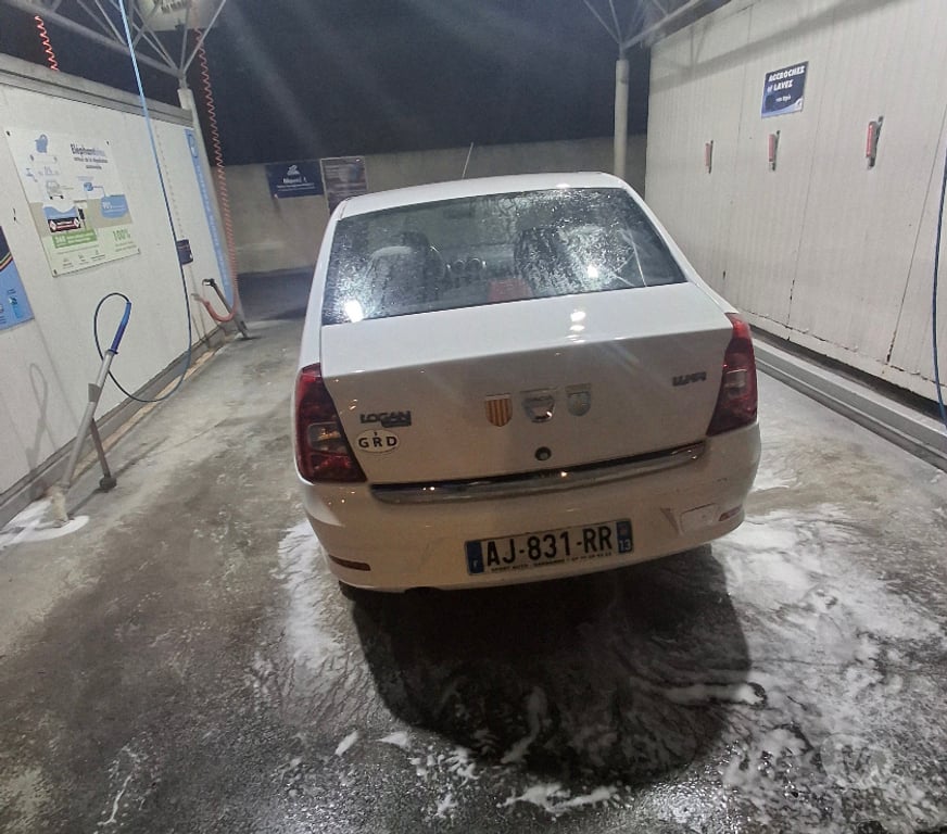 Voiture d'occasion Bouches-du-Rhône Vitrolles - 13127 - Photos Vivastreet dacia logan gpl