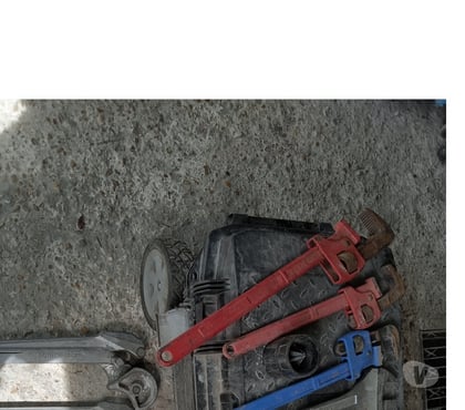 Bricolage - Jardin - Outillage Bruyeres le Chatel Essonne - Photos Vivastreet Outillage plomberie
