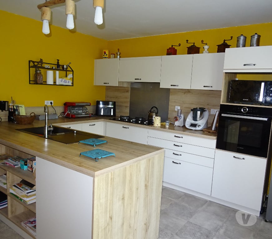 Vente Maison Charente-Maritime Tonnay Boutonne - 17380 - Photos Vivastreet Charentaise, 295m2, 395000€