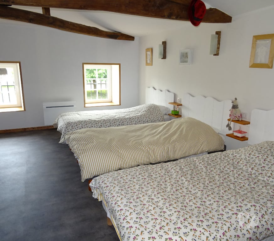 Vente Maison Charente-Maritime Tonnay Boutonne - 17380 - Photos Vivastreet Charentaise, 295m2, 395000€