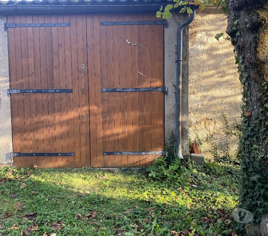 Vente Maison Yonne Coulanges sur Yonne - 89480 - Photos Vivastreet Maison en parfait état avec cour, garage et verger