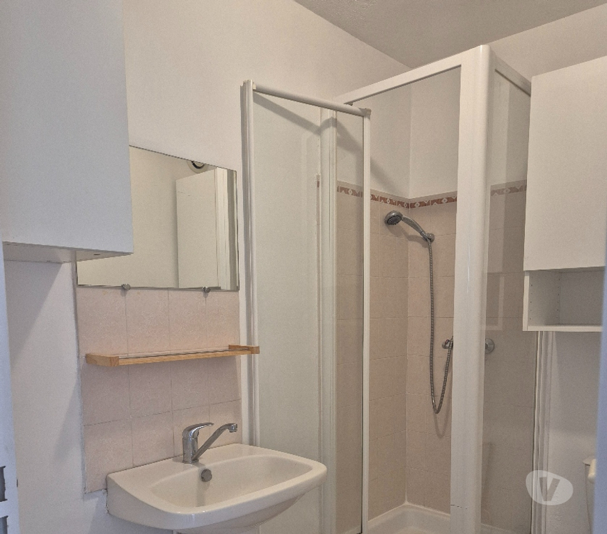 Appartements à vendre Bouches-du-Rhône Aubagne - 13400 - Photos Vivastreet Vente studio Aubagne: Résidence principale investissement