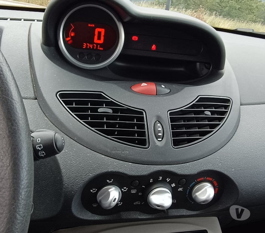Voiture d'occasion Pyrénées-Orientales Los Masos - 66500 - Photos Vivastreet RENAULT Twingo eco II 1.2 16V 75 ch – 37 500 km