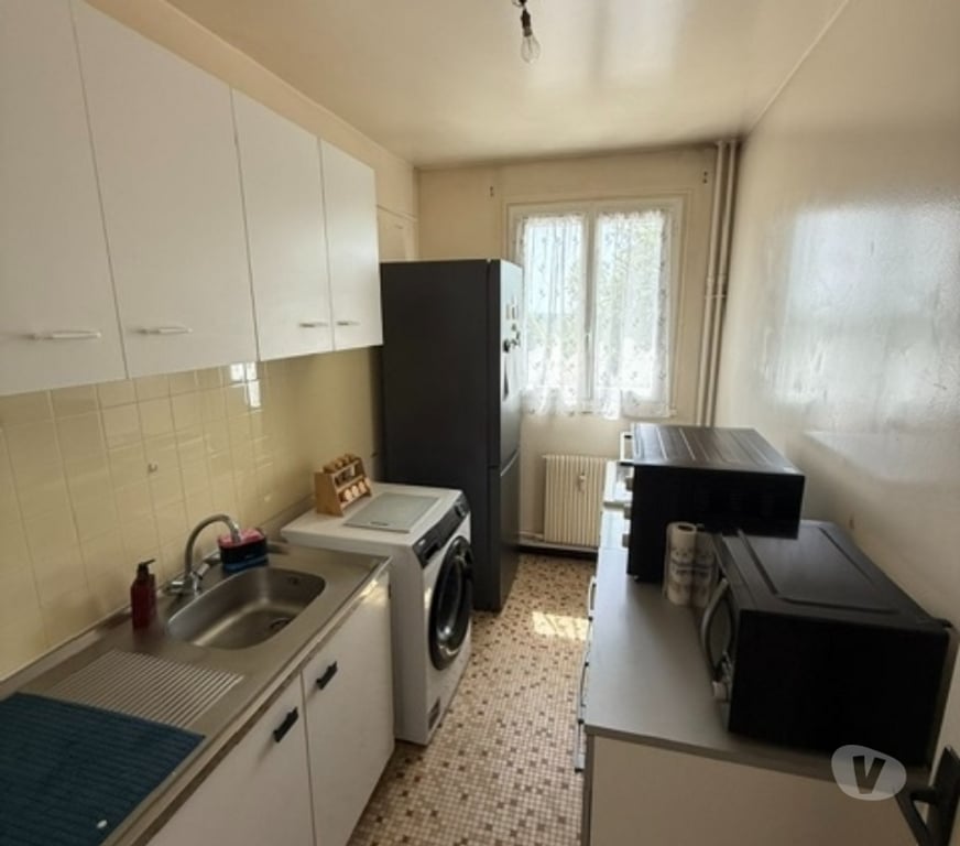 Location appartement Eure-et-Loir Chartres - 28000 - Photos Vivastreet LOUE Chartres F2 de, 40 m2 Chauffage compris (610€)