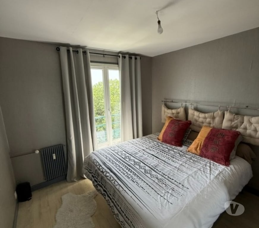 Location appartement Eure-et-Loir Chartres - 28000 - Photos Vivastreet LOUE Chartres F2 de, 40 m2 Chauffage compris (610€)