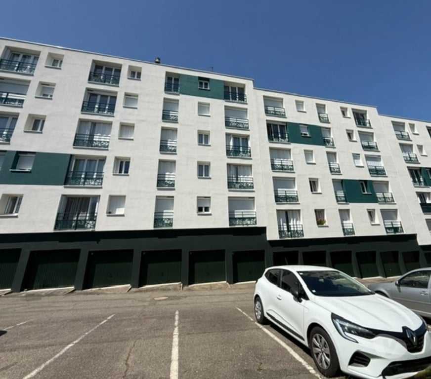 Location appartement Eure-et-Loir Chartres - 28000 - Photos Vivastreet LOUE Chartres F2 de, 40 m2 Chauffage compris (610€)