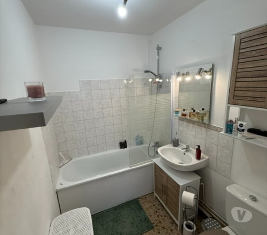 Location appartement Eure-et-Loir Chartres - 28000 - Photos Vivastreet LOUE Chartres F2 de, 40 m2 Chauffage compris (610€)