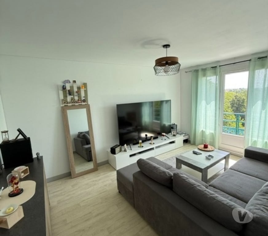 Location appartement Eure-et-Loir Chartres - 28000 - Photos Vivastreet LOUE Chartres F2 de, 40 m2 Chauffage compris (610€)