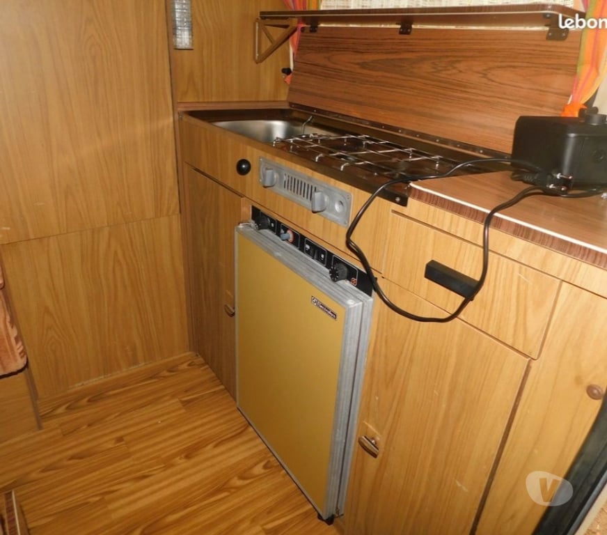 Caravane d'occasion Loiret Montcresson - 45700 - Photos Vivastreet Eriba puck 1979