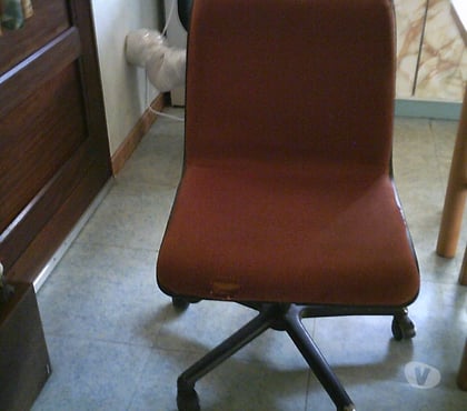 Ameublement - art de la table Tavant Indre-et-Loire - Photos Vivastreet vend un fauteuil en bon état