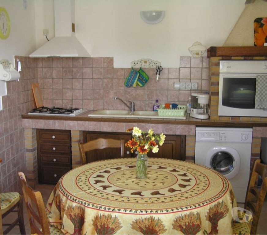 Location maison meublée Gard Allegre les Fumades - 30500 - Photos Vivastreet Maison T2 meublée