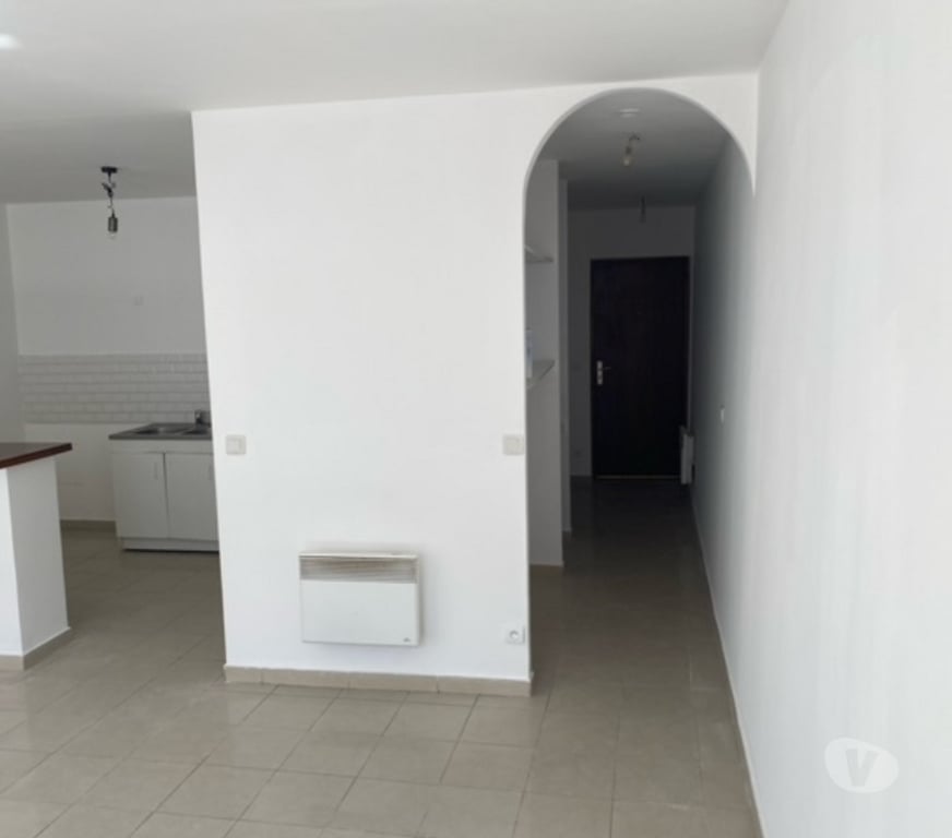 Location appartement Seine-Saint-Denis St Denis - 93200 - Photos Vivastreet A Louer Appartement F2-53M2env.