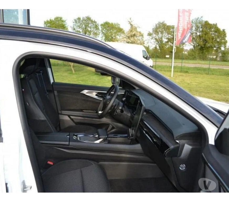 Voiture d'occasion Ille-et-Vilaine Domalain - 35680 - Photos Vivastreet Renault Austral 1.2 E-TECH FULL HYBRID 200CH ESPRIT ALPINE