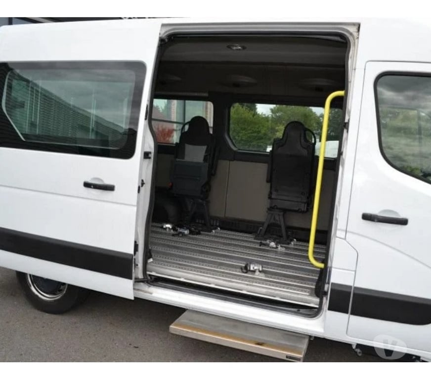 Véhicules commerciaux & utilitaires d'occasion Ille-et-Vilaine Domalain - 35680 - Photos Vivastreet Renault Master III COMBI F3500 L2H2 2.3 DCI 135CH 7CV TPMR