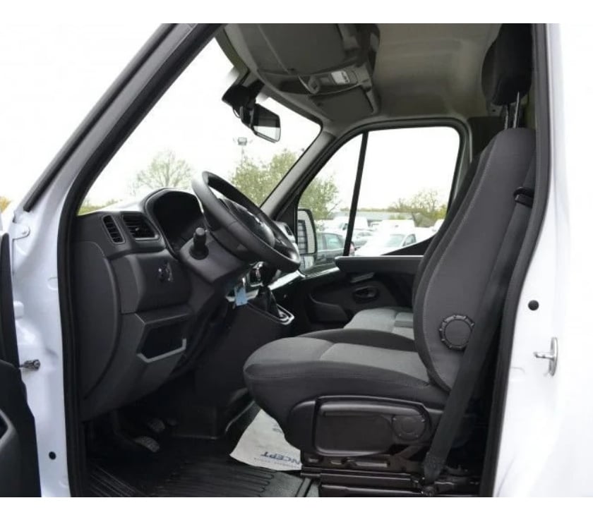 Véhicules commerciaux & utilitaires d'occasion Ille-et-Vilaine Domalain - 35680 - Photos Vivastreet Renault Master III CCB F3500 L3 2.3 BLUE DCI 145CH CONFORT