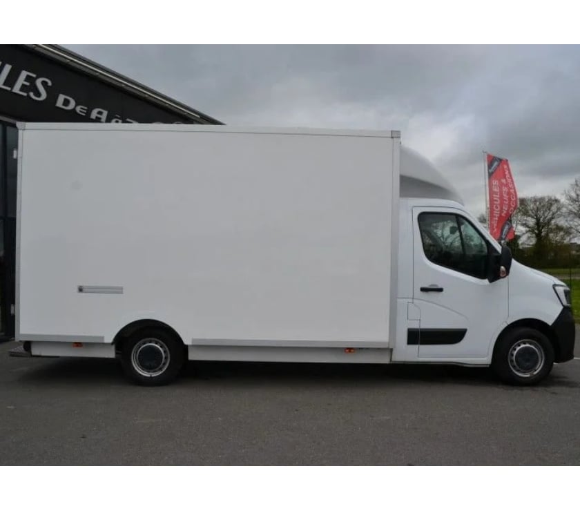 Véhicules commerciaux & utilitaires d'occasion Ille-et-Vilaine Domalain - 35680 - Photos Vivastreet Renault Master III CCB F3500 L3 2.3 BLUE DCI 145CH CONFORT