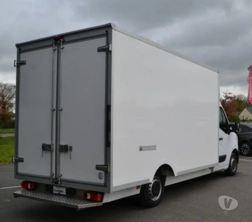 Véhicules commerciaux & utilitaires d'occasion Ille-et-Vilaine Domalain - 35680 - Photos Vivastreet Renault Master III CCB F3500 L3 2.3 BLUE DCI 145CH CONFORT