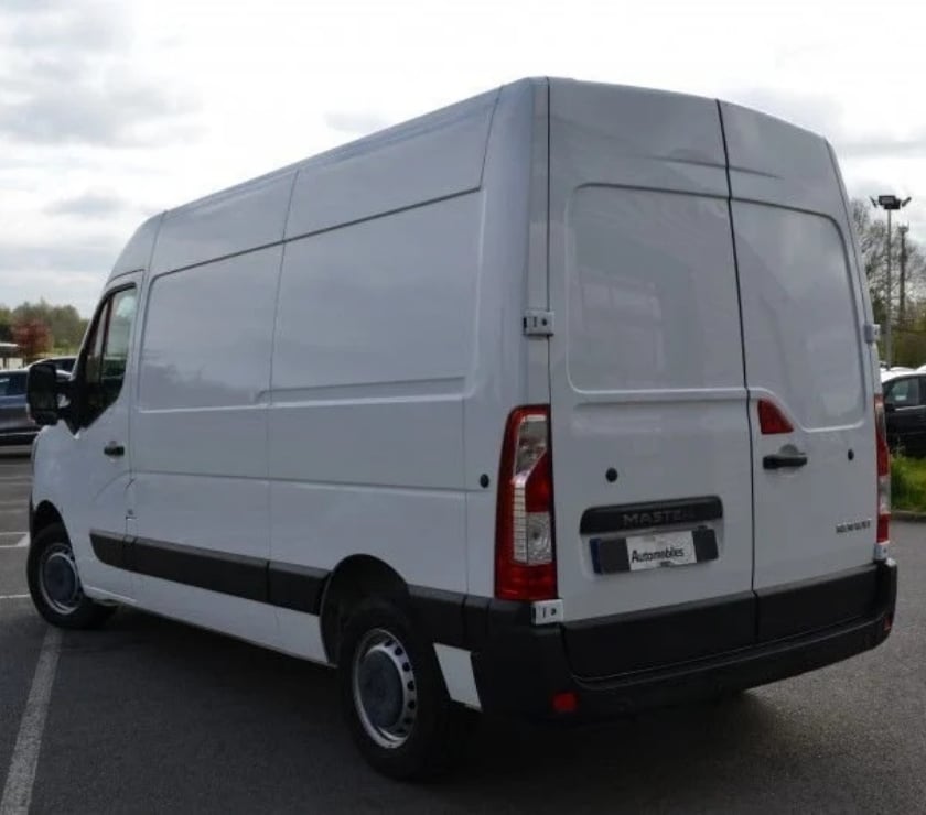 Véhicules commerciaux & utilitaires d'occasion Ille-et-Vilaine Domalain - 35680 - Photos Vivastreet Renault Master III FG F3300 L2H2 2.3 BLUE DCI 135CH CONFORT