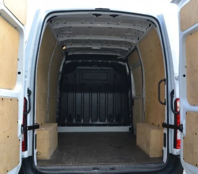 Véhicules commerciaux & utilitaires d'occasion Ille-et-Vilaine Domalain - 35680 - Photos Vivastreet Renault Master III FG F3300 L2H2 2.3 BLUE DCI 135CH CONFORT