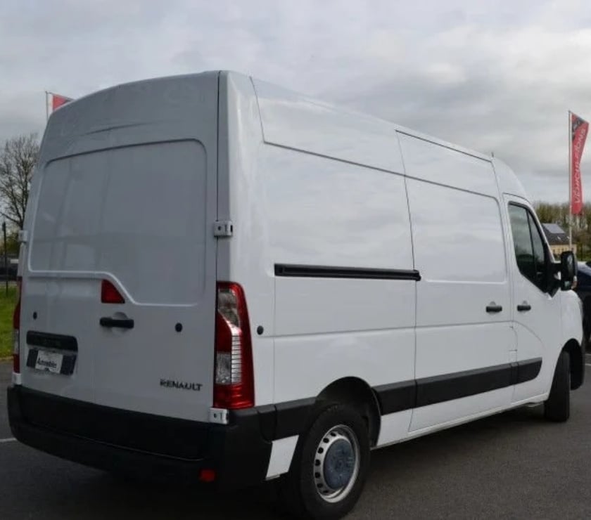 Véhicules commerciaux & utilitaires d'occasion Ille-et-Vilaine Domalain - 35680 - Photos Vivastreet Renault Master III FG F3300 L2H2 2.3 BLUE DCI 135CH CONFORT