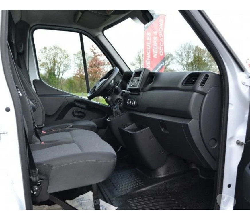 Véhicules commerciaux & utilitaires d'occasion Ille-et-Vilaine Domalain - 35680 - Photos Vivastreet Renault Master III FG F3300 L2H2 2.3 BLUE DCI 135CH CONFORT