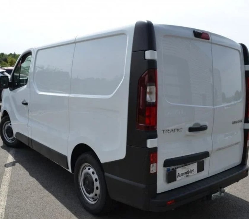 Véhicules commerciaux & utilitaires d'occasion Ille-et-Vilaine Domalain - 35680 - Photos Vivastreet Renault TRAFIC III FG L1H1 2T8 2.0 BLUE DCI 130CH GRAND