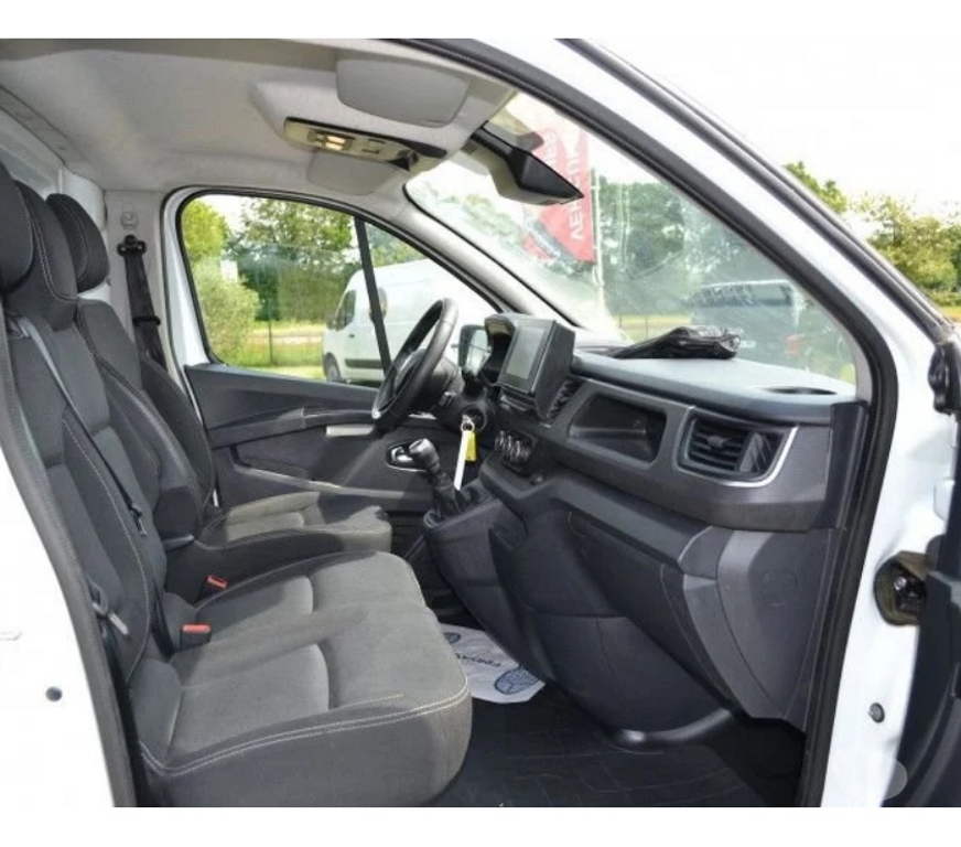 Véhicules commerciaux & utilitaires d'occasion Ille-et-Vilaine Domalain - 35680 - Photos Vivastreet Renault TRAFIC III FG L1H1 2T8 2.0 BLUE DCI 130CH GRAND