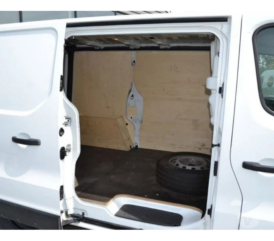 Véhicules commerciaux & utilitaires d'occasion Ille-et-Vilaine Domalain - 35680 - Photos Vivastreet Renault TRAFIC III FG L1H1 2T8 2.0 BLUE DCI 130CH GRAND