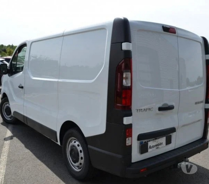 Véhicules commerciaux & utilitaires d'occasion Ille-et-Vilaine Domalain - 35680 - Photos Vivastreet Renault TRAFIC III FG L1H1 2T8 2.0 BLUE DCI 130CH GRAND