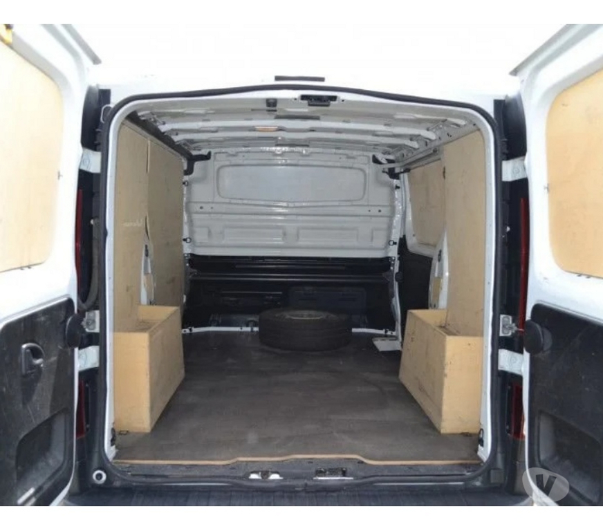 Véhicules commerciaux & utilitaires d'occasion Ille-et-Vilaine Domalain - 35680 - Photos Vivastreet Renault TRAFIC III FG L1H1 2T8 2.0 BLUE DCI 130CH GRAND
