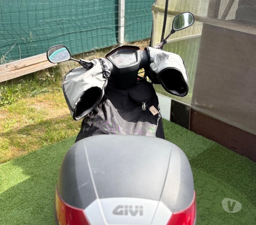 Scooter occasion Seine-et-Marne Ozoir la Ferriere - 77330 - Photos Vivastreet Peugeot Kisbee 50cc 2018 - 22 073 km - Très bon état
