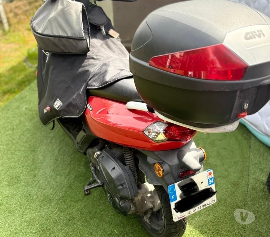 Scooter occasion Seine-et-Marne Ozoir la Ferriere - 77330 - Photos Vivastreet Peugeot Kisbee 50cc 2018 - 22 073 km - Très bon état