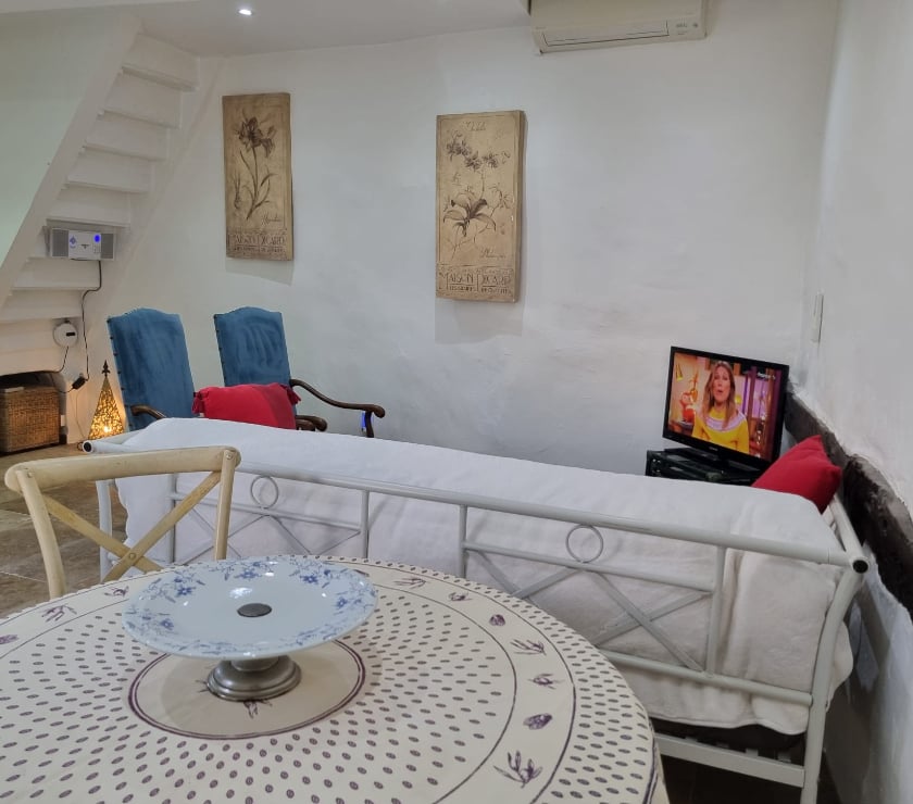 location saisonniere Var Lorgues - 83510 - Photos Vivastreet Provence : maison en hameau chaloureux avec clim