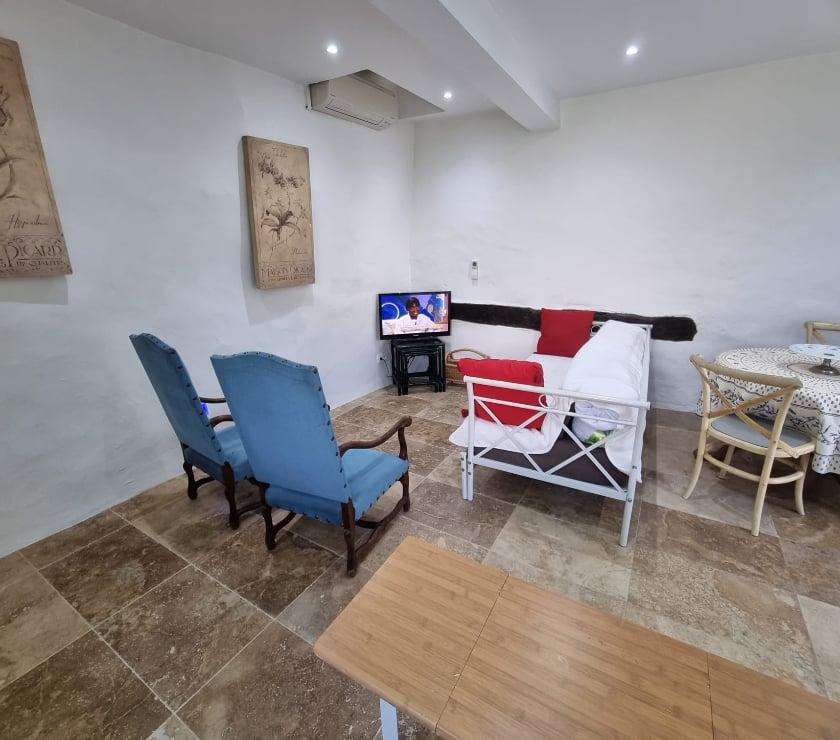 location saisonniere Var Lorgues - 83510 - Photos Vivastreet Provence : maison en hameau chaloureux avec clim