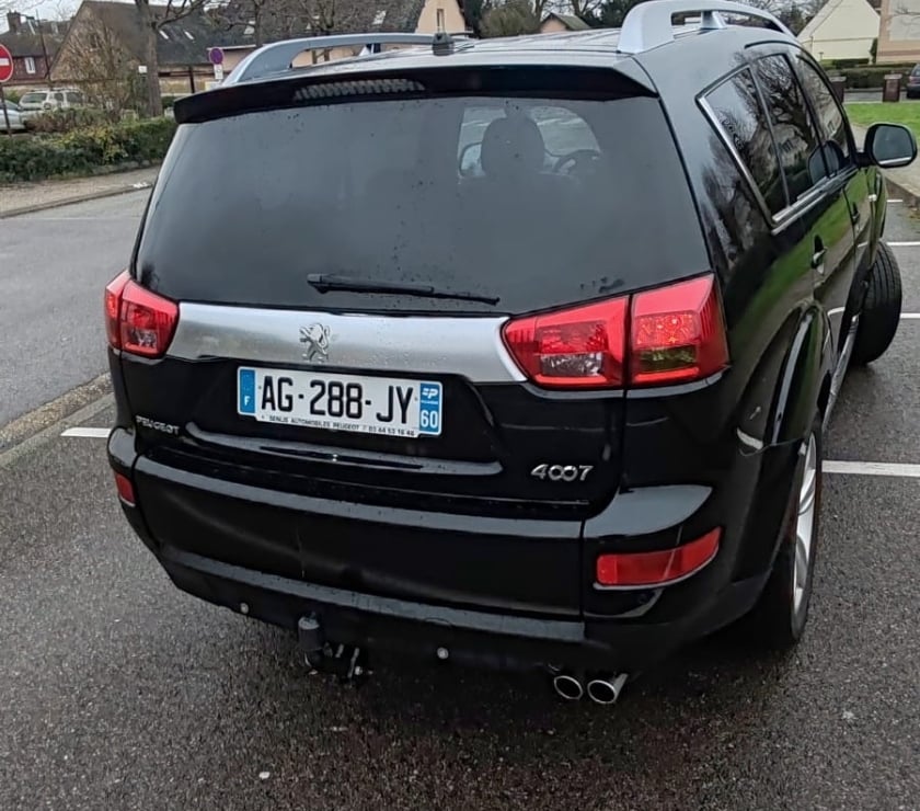 Voiture d'occasion Eure Val de Reuil - 27100 - Photos Vivastreet Peugeot 4007 2.2 156 cv