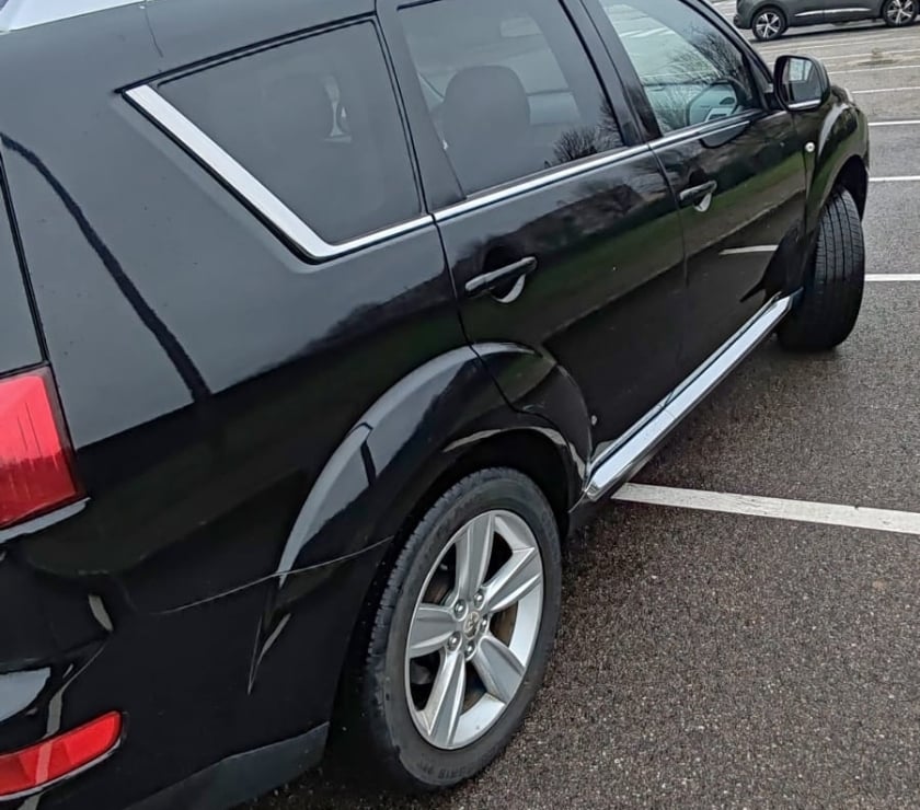 Voiture d'occasion Eure Val de Reuil - 27100 - Photos Vivastreet Peugeot 4007 2.2 156 cv