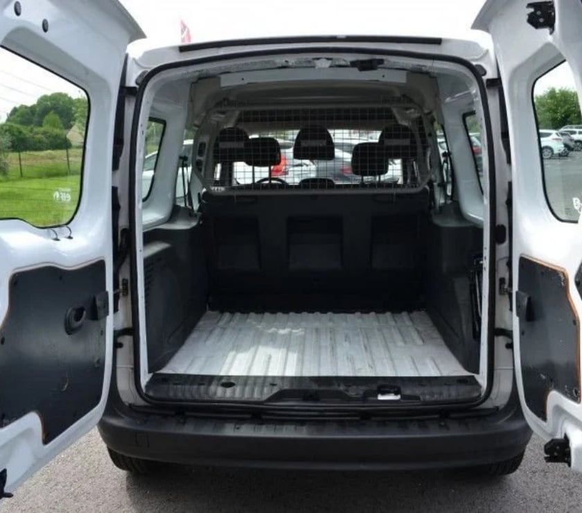 Voiture d'occasion Ille-et-Vilaine Domalain - 35680 - Photos Vivastreet Renault Kangoo II EXPRESS MAXI 1.5 DCI 90CH CABINE