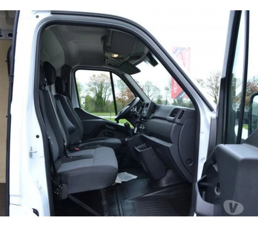 Véhicules commerciaux & utilitaires d'occasion Ille-et-Vilaine Domalain - 35680 - Photos Vivastreet Renault Master III FG F3500 L3H3 2.3 BLUE DCI 135CH CONFORT