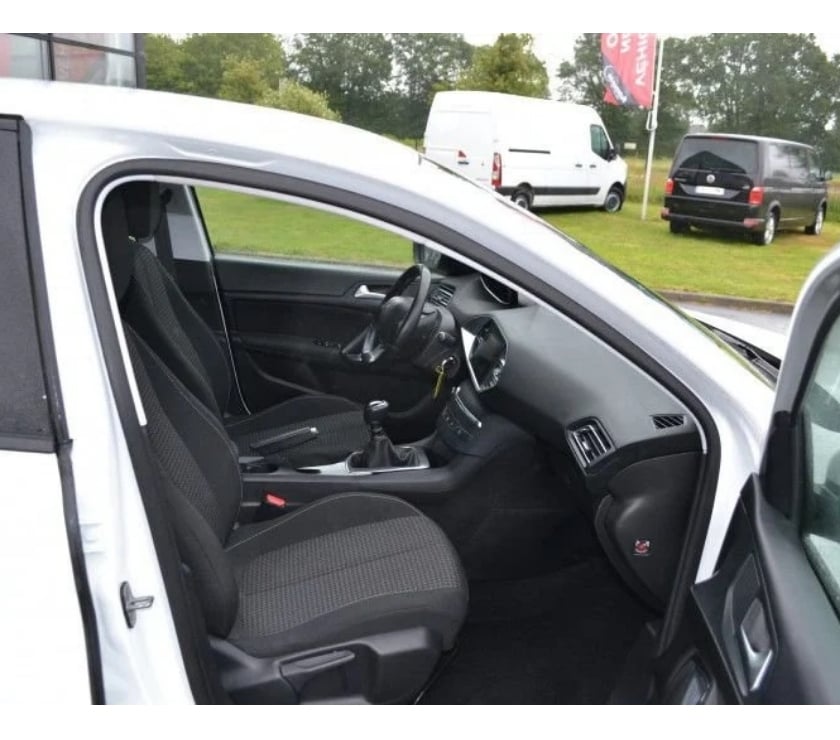 Voiture d'occasion Ille-et-Vilaine Domalain - 35680 - Photos Vivastreet Peugeot 308 1.5 BLUEHDI 130CH S&S ACTIVE BUSINESS